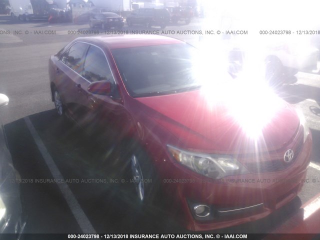 4T1BF1FK5EU738359 - 2014 TOYOTA CAMRY L/SE/LE/XLE RED photo 1