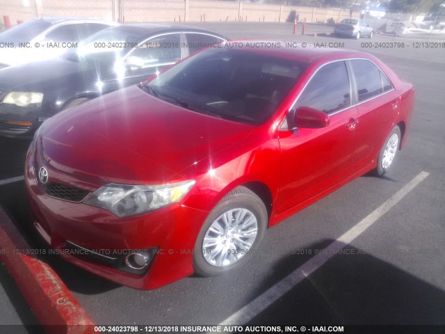 4T1BF1FK5EU738359 - 2014 TOYOTA CAMRY L/SE/LE/XLE RED photo 2
