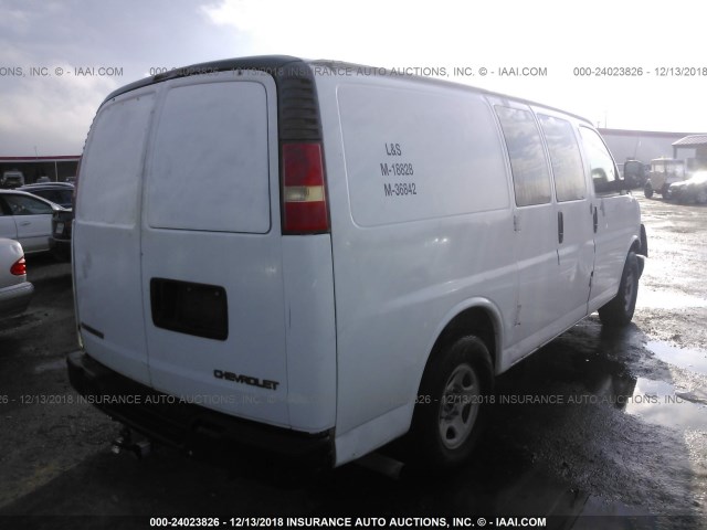 1GCFG15X031204068 - 2003 CHEVROLET EXPRESS G1500  WHITE photo 4