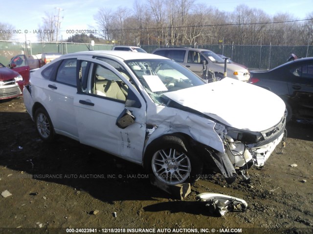 1FAHP35N78W292359 - 2008 FORD FOCUS SE/SEL/SES WHITE photo 1