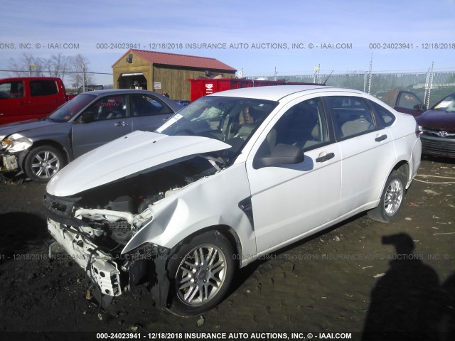 1FAHP35N78W292359 - 2008 FORD FOCUS SE/SEL/SES WHITE photo 2