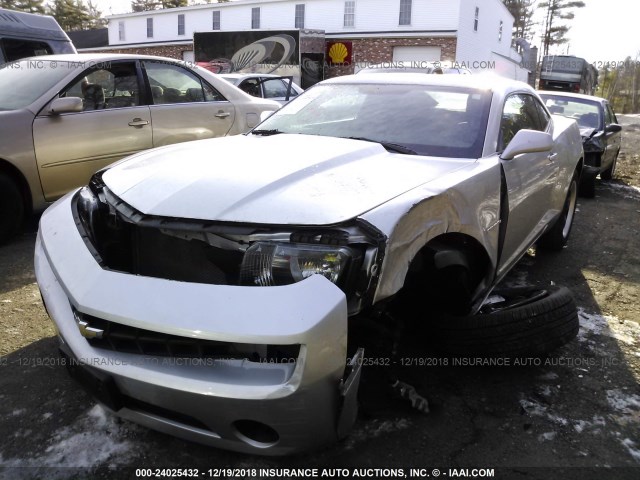 2G1FE1E36C9130971 - 2012 CHEVROLET CAMARO LS SILVER photo 2