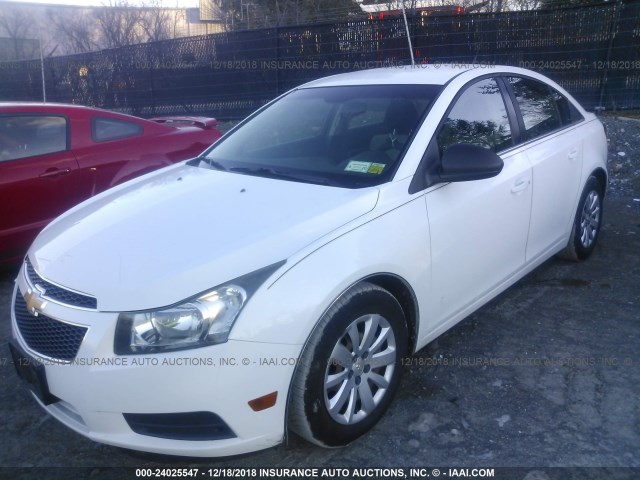 1G1PC5SH6B7268947 - 2011 CHEVROLET CRUZE LS WHITE photo 2