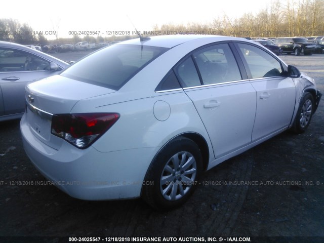 1G1PC5SH6B7268947 - 2011 CHEVROLET CRUZE LS WHITE photo 4