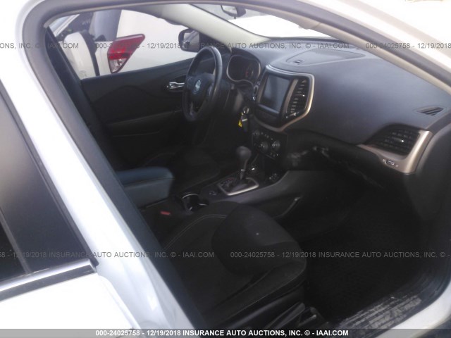 1C4PJMCS5FW563583 - 2015 JEEP CHEROKEE LATITUDE WHITE photo 5