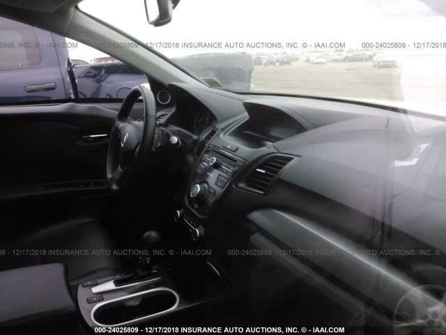 5J8TB3H38HL023402 - 2017 ACURA RDX WHITE photo 5