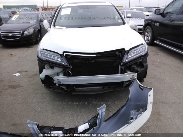 5J8TB3H38HL023402 - 2017 ACURA RDX WHITE photo 6