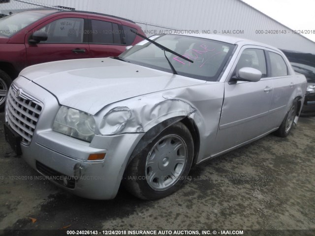 2C3AA53G55H106362 - 2005 CHRYSLER 300 TOURING SILVER photo 2