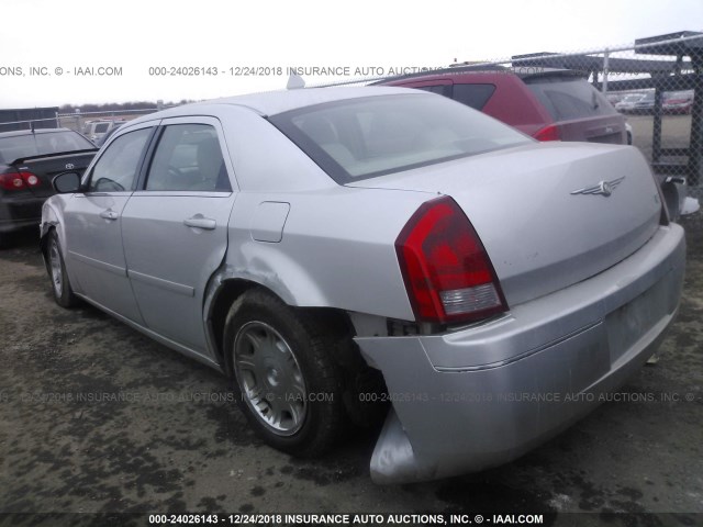 2C3AA53G55H106362 - 2005 CHRYSLER 300 TOURING SILVER photo 3