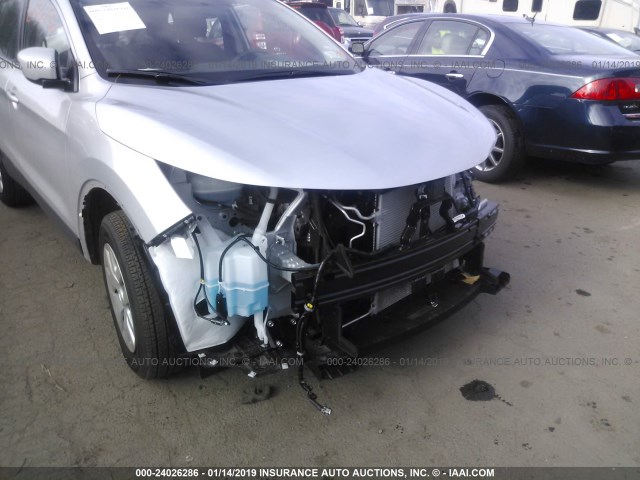 JN1BJ1CR9JW255995 - 2018 NISSAN ROGUE SPORT S/SV/SL SILVER photo 6