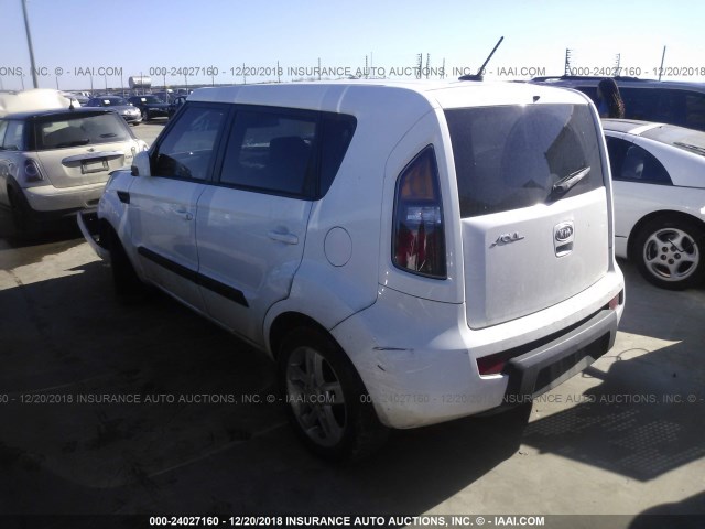 KNDJT2A26B7708044 - 2011 KIA SOUL +/!/SPORT WHITE photo 3