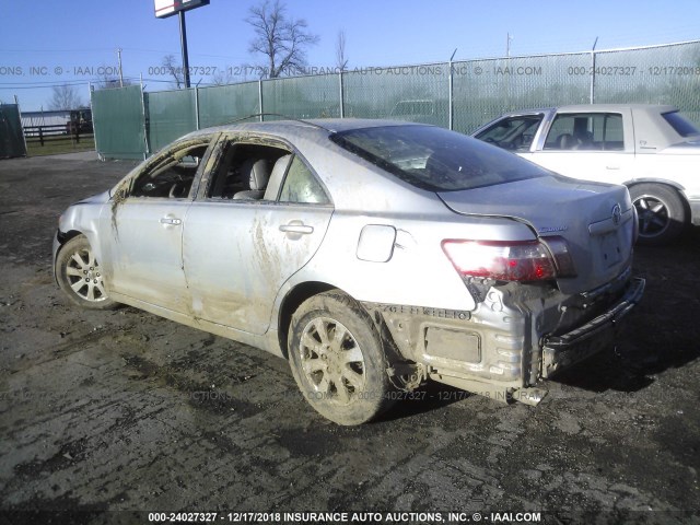 4T1BK46K17U522945 - 2007 TOYOTA CAMRY NEW GENERAT LE/XLE/SE SILVER photo 3