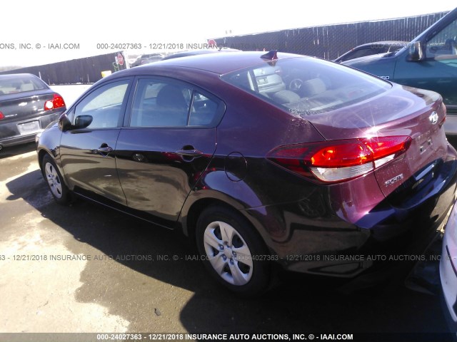 3KPFL4A76HE159628 - 2017 KIA FORTE LX/S MAROON photo 3