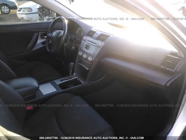 4T1BE46K38U772891 - 2008 TOYOTA CAMRY CE/LE/XLE/SE SILVER photo 5