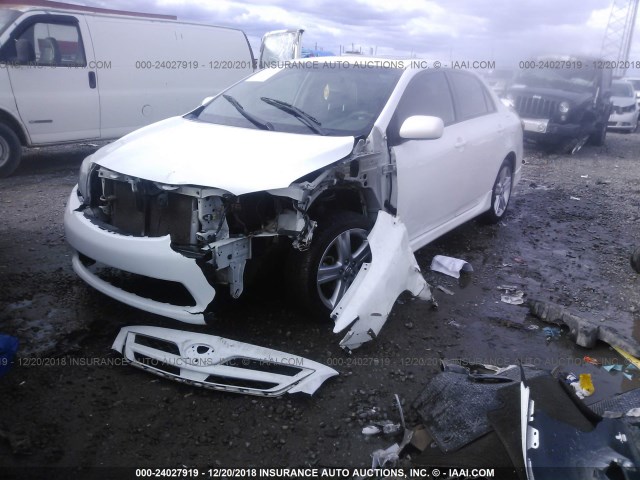 5YFBU4EE0DP100538 - 2013 TOYOTA COROLLA S/LE WHITE photo 2