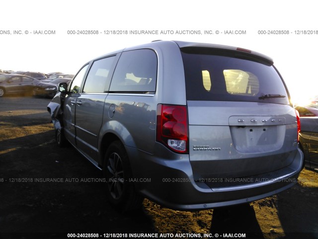 2C4RDGCG5HR851547 - 2017 DODGE GRAND CARAVAN SXT SILVER photo 3