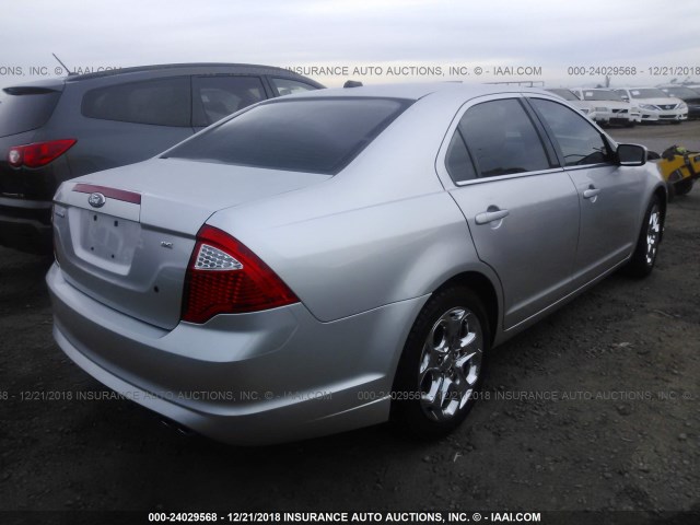 3FAHP0HAXBR235784 - 2011 FORD FUSION SE ვერცხლისფერი ფოტო 4