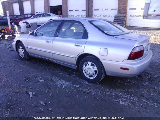 1HGCD5690TA219223 - 1996 HONDA ACCORD VALUE SILVER photo 3