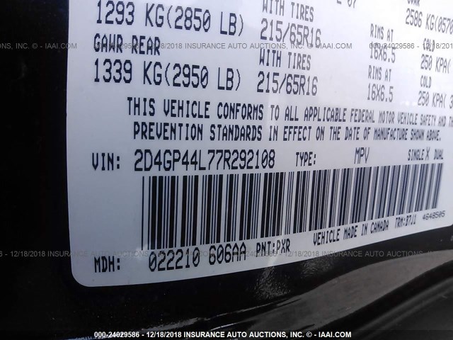 2D4GP44L77R292108 - 2007 DODGE GRAND CARAVAN SXT BLACK photo 9