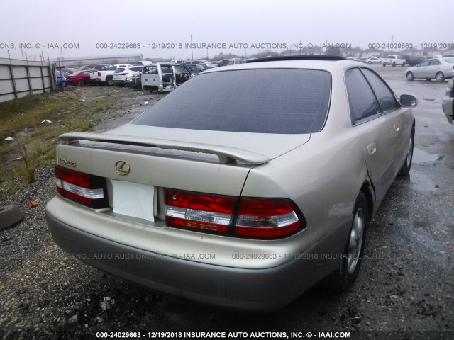 JT8BF28GXY5075631 - 2000 LEXUS ES 300 GOLD photo 4