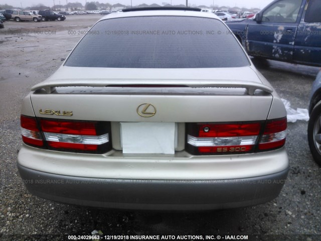 JT8BF28GXY5075631 - 2000 LEXUS ES 300 GOLD photo 6