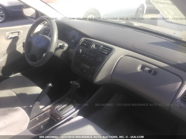 1HGCF86602A151232 - 2002 HONDA ACCORD VALUE SILVER photo 5