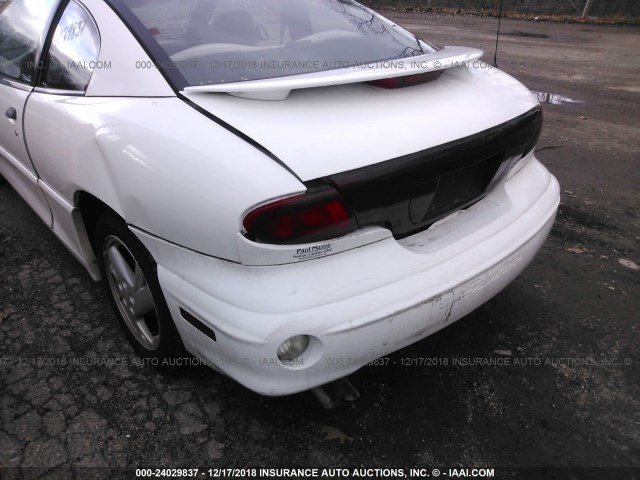 1G2JD12F927381653 - 2002 PONTIAC SUNFIRE GT WHITE photo 6