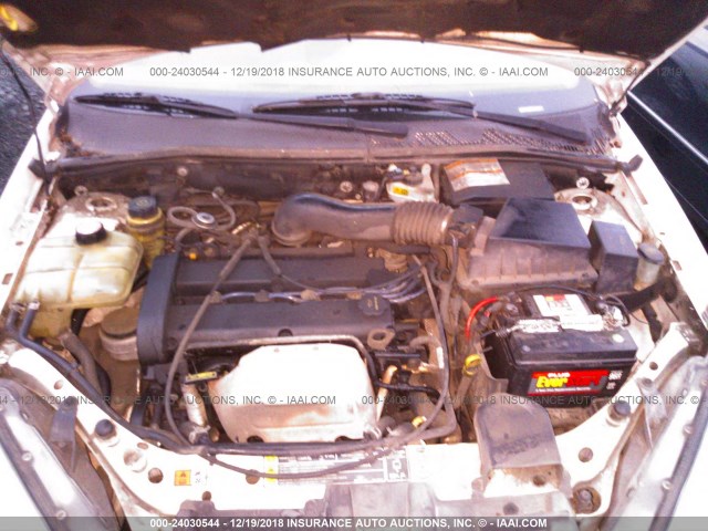 3FAFP313X1R107841 - 2001 FORD FOCUS ZX3 WHITE photo 10