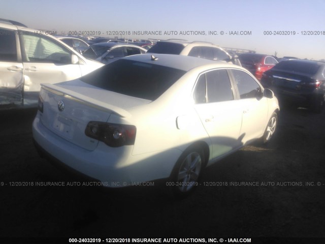 3VWRM71K98M038210 - 2008 VOLKSWAGEN JETTA SE/SEL WHITE photo 4