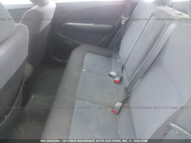 JA4LX31F65U007199 - 2005 MITSUBISHI OUTLANDER LS WHITE photo 8