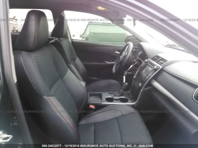 4T1BF1FK4FU075366 - 2015 TOYOTA CAMRY LE/XLE/SE/XSE BLACK photo 5