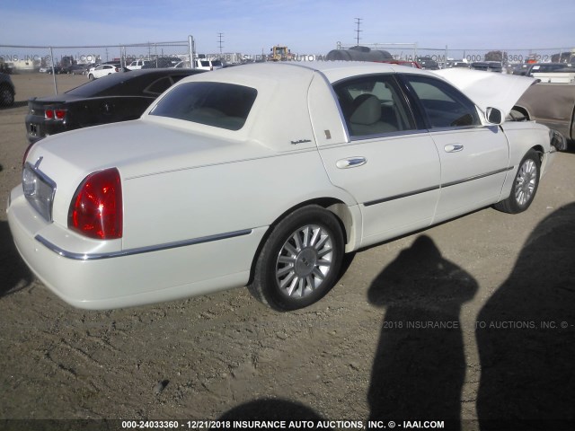 1LNHM81W84Y651274 - 2004 LINCOLN TOWN CAR EXECUTIVE/SIGNATURE WHITE photo 4