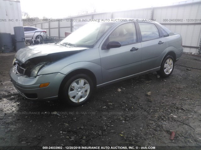 1FAFP34N86W239840 - 2006 FORD FOCUS ZX4 GREEN photo 2