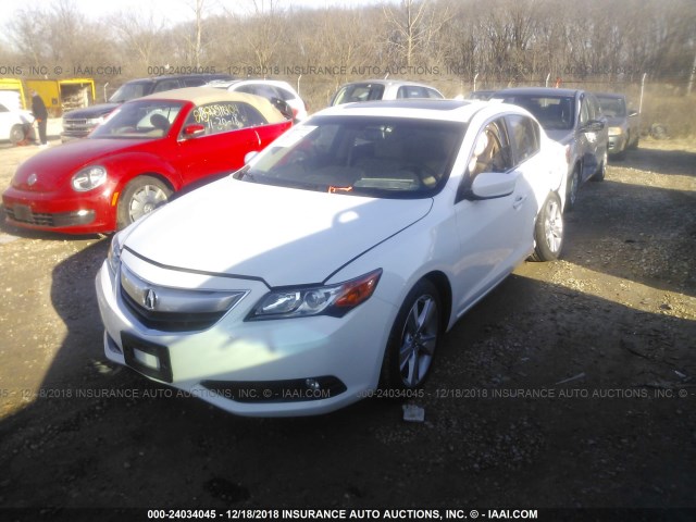 19VDE1F75DE013894 - 2013 ACURA ILX 20 TECH WHITE photo 2