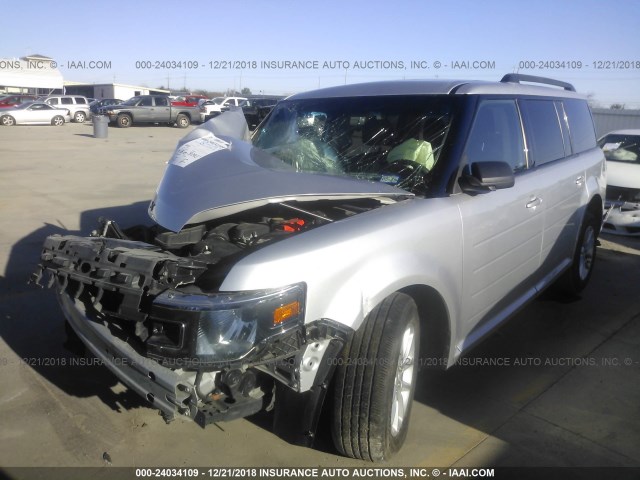 2FMGK5B84FBA07786 - 2015 FORD FLEX SE SILVER photo 2