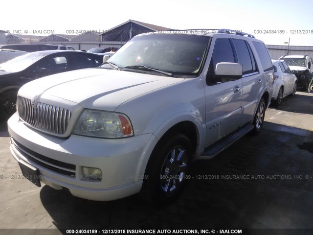 5LMFU27506LJ14351 - 2006 LINCOLN NAVIGATOR Ақ фото 2