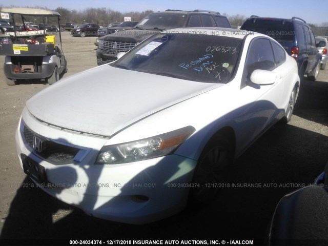 1HGCS128X8A026323 - 2008 HONDA ACCORD WHITE photo 2