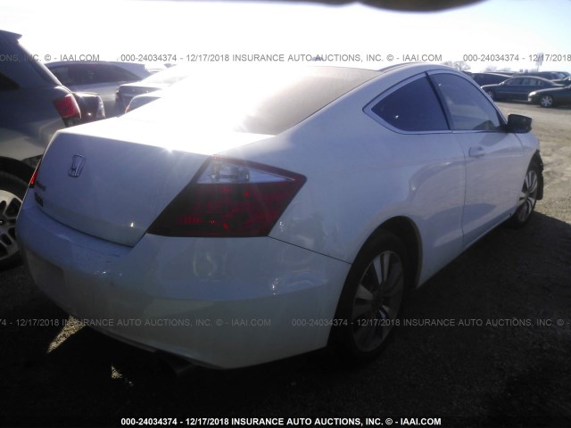 1HGCS128X8A026323 - 2008 HONDA ACCORD WHITE photo 4