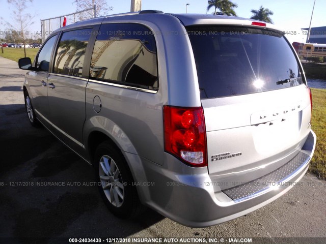 2C4RDGCG2JR240090 - 2018 DODGE GRAND CARAVAN SXT SILVER photo 3