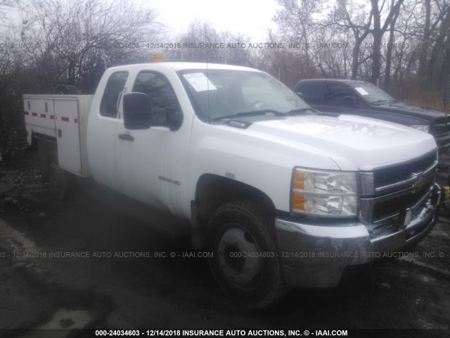 1GB5KZBK1AZ261190 - 2010 CHEVROLET SILVERADO K3500 WHITE photo 1