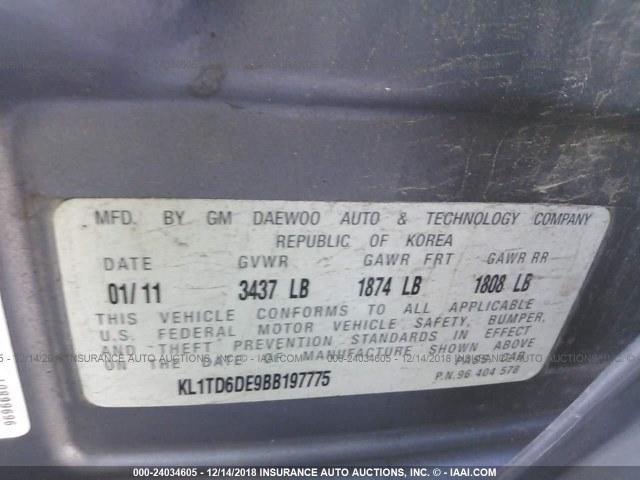 KL1TD6DE9BB197775 - 2011 CHEVROLET AVEO LS/LT Сұр фото 9