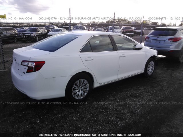 4T1BD1FKXCU058072 - 2012 TOYOTA CAMRY HYBRID/LE/XLE WHITE photo 4