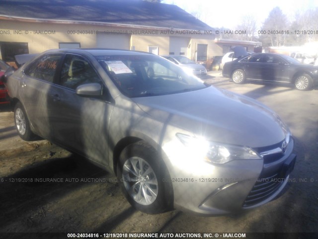 4T4BF1FK0FR446450 - 2015 TOYOTA CAMRY LE/XLE/SE/XSE TAN photo 1