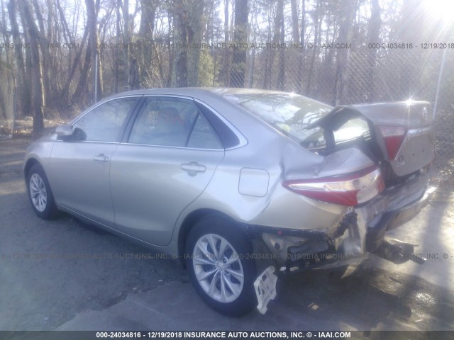 4T4BF1FK0FR446450 - 2015 TOYOTA CAMRY LE/XLE/SE/XSE TAN photo 3