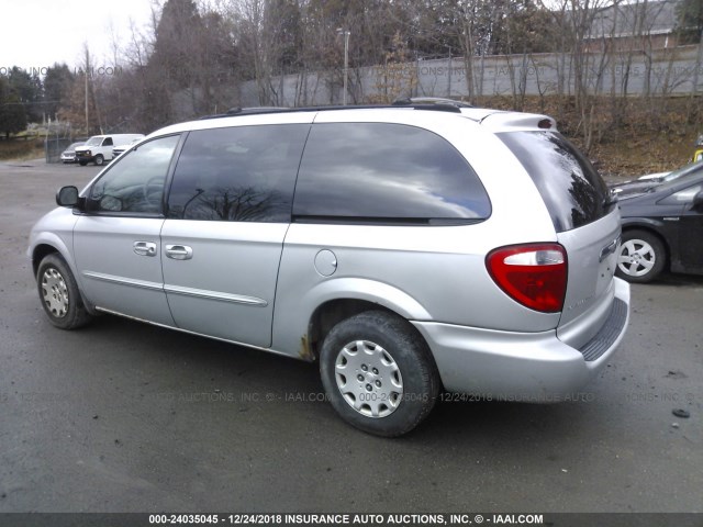 2C4GP24R53R383183 - 2003 CHRYSLER TOWN & COUNTRY  SILVER photo 3