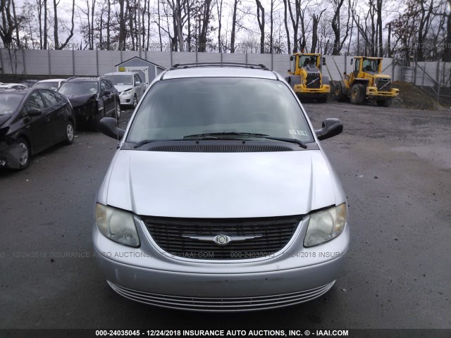 2C4GP24R53R383183 - 2003 CHRYSLER TOWN & COUNTRY  SILVER photo 6