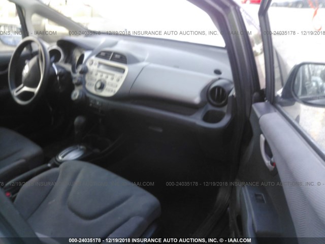 JHMGE8H34DC056460 - 2013 HONDA FIT GRAY photo 5