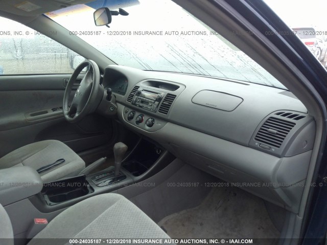 4T1BF32K73U543622 - 2003 TOYOTA CAMRY LE/XLE/SE GRAY photo 5