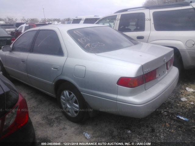 4T1BG22K61U826114 - 2001 TOYOTA CAMRY CE/LE/XLE SILVER photo 3