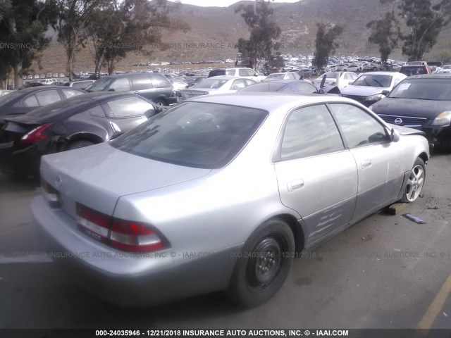 JT8BF28G1Y0254203 - 2000 LEXUS ES 300 SILVER photo 4